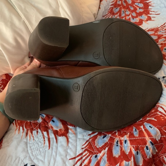 Maroon Boots - Picture 2 of 5